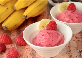 Banana and Raspberry “Ice Cream”