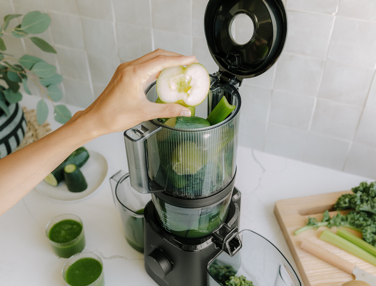 Nama J2 Cold Press Juicer At UK Juicers™