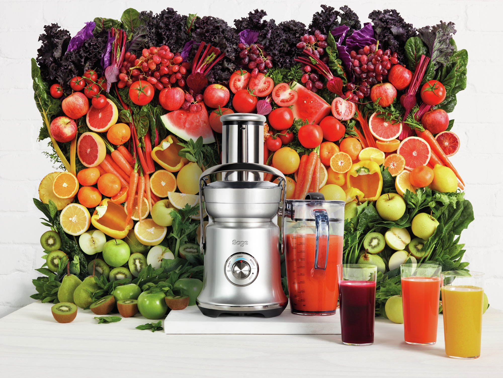 Sage Nutri Juicer Cold XL With Fruit And Juice