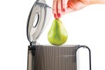 Sana 818 Automatic Juicer Feeding